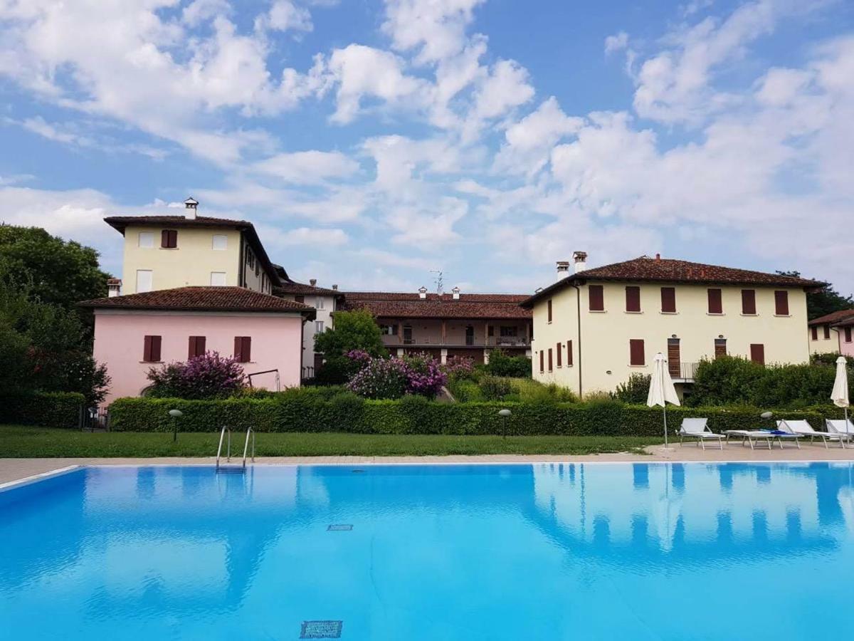 Villa DESIGNcontrodesign Desenzano del Garda Exterior foto