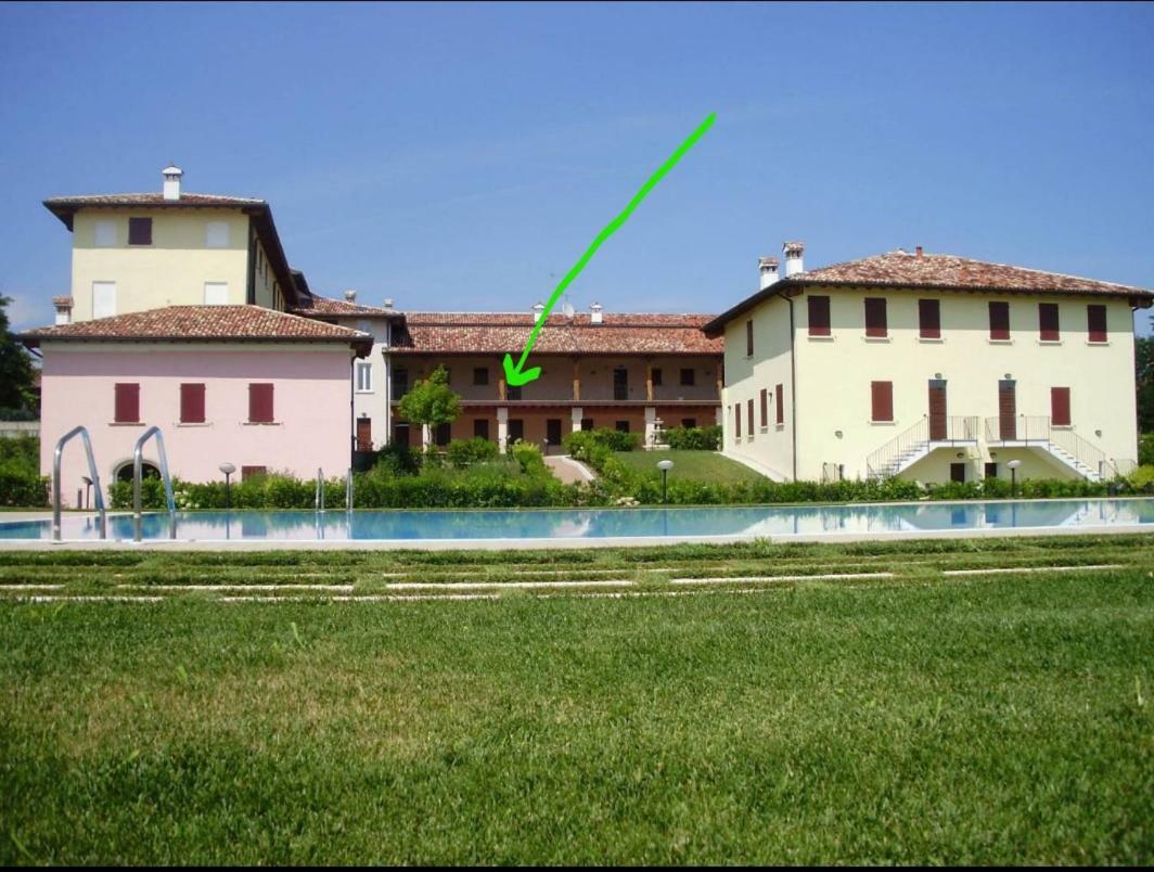 Villa DESIGNcontrodesign Desenzano del Garda Exterior foto